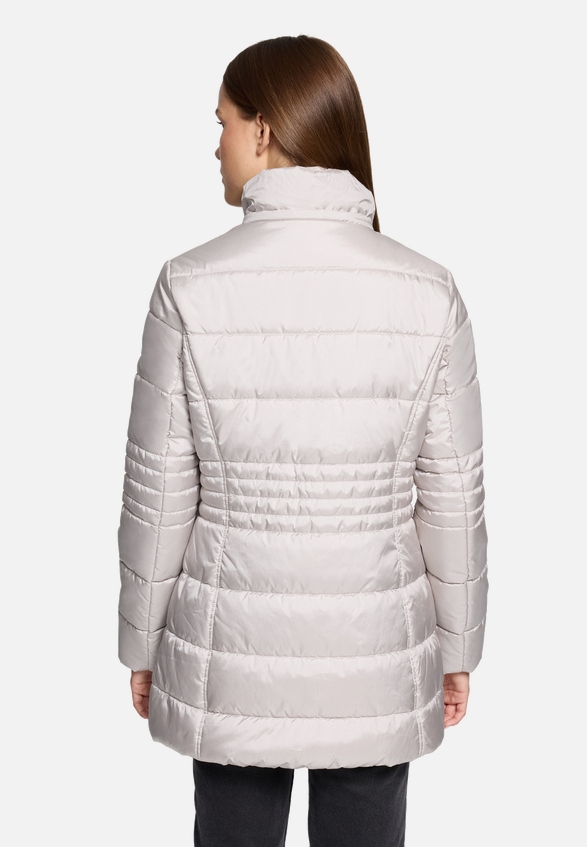 Outdoorjacke mit abnehmbarer Kapuze / Detailbild