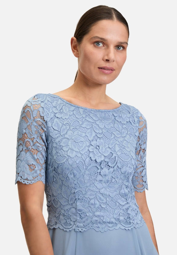 Abendkleid mit Spitze / Detailbild