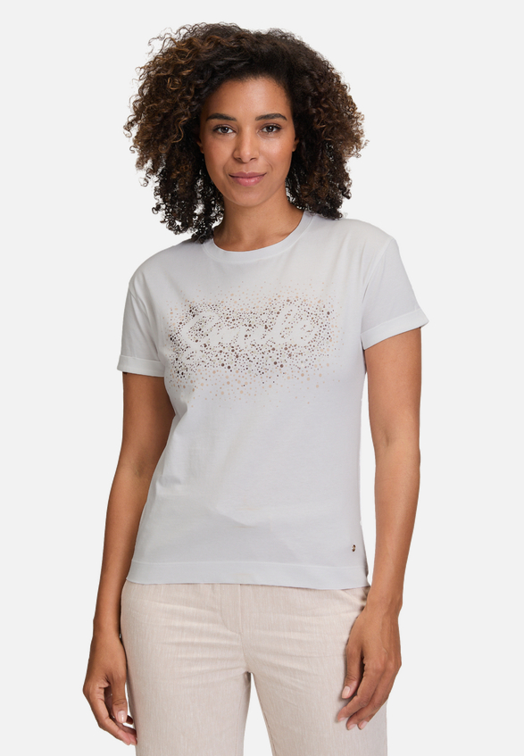 Casual-Shirt mit Aufdruck / Modellfoto Vorderseite
