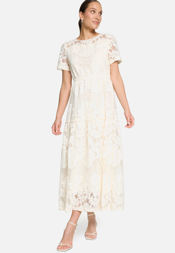 Spitzenkleid Maxi mit kurzen Ärmeln / Modellfoto Vorderseite (Outfit)
