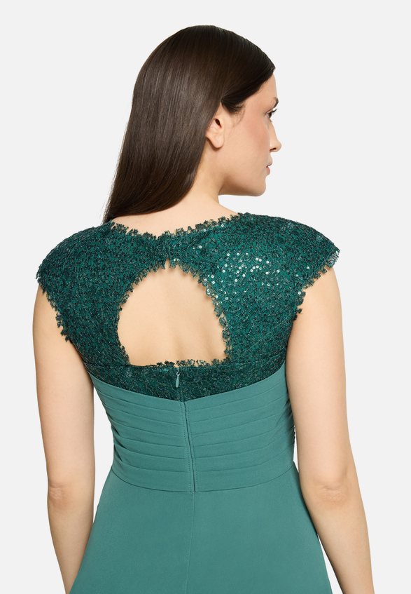 Abendkleid mit Pailletten / Detailbild