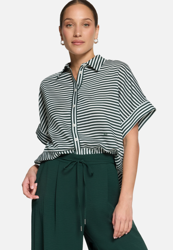 Hemdbluse gestreift 3/4 Arm / Modellfoto Vorderseite