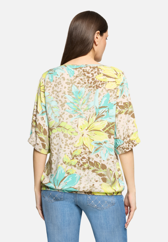 Schlupfbluse mit Cut-Outs / Modellfoto Rückseite