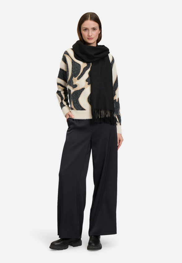 Schlupfhose mit weitem Bein / Modellfoto Vorderseite (Outfit)