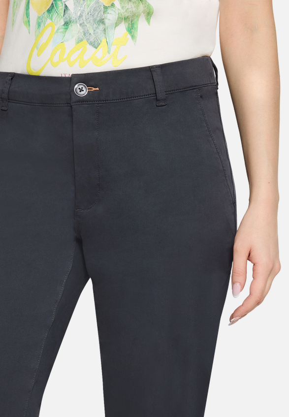 Chino-Hose mit Gummizug / Detailbild