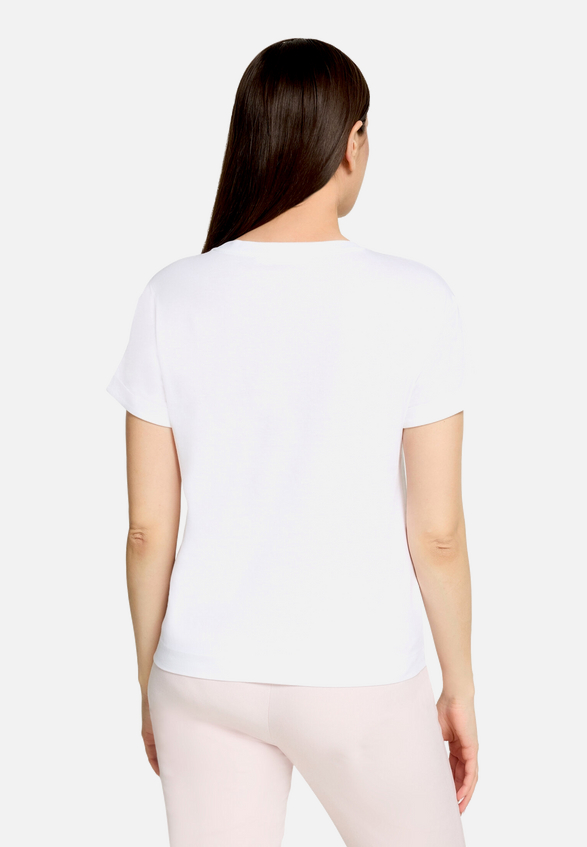 Casual-Shirt mit Stickerei / Modellfoto Rückseite
