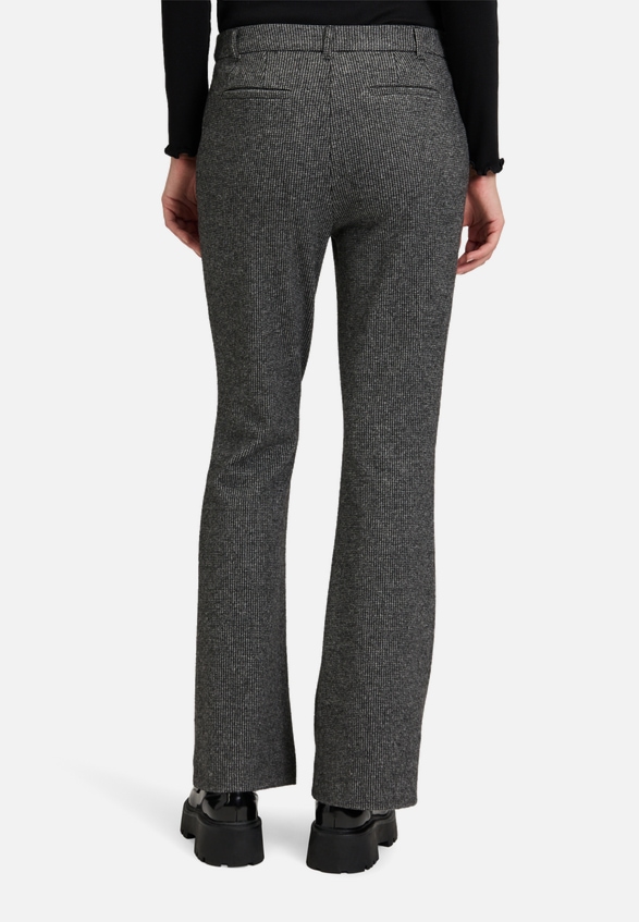 Stoffhose mit Bügelfalte / Modellfoto Rückseite