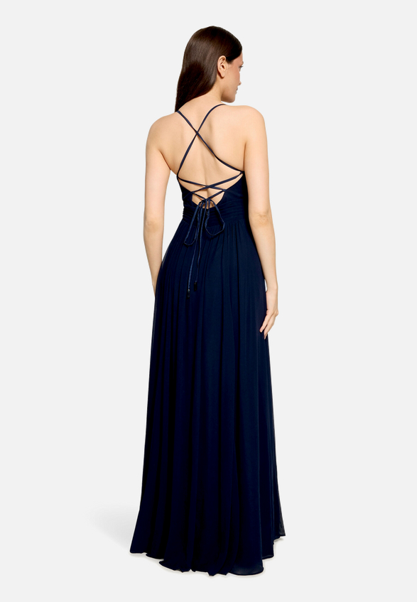Abendkleid mit Plissee / Modellfoto Rückseite