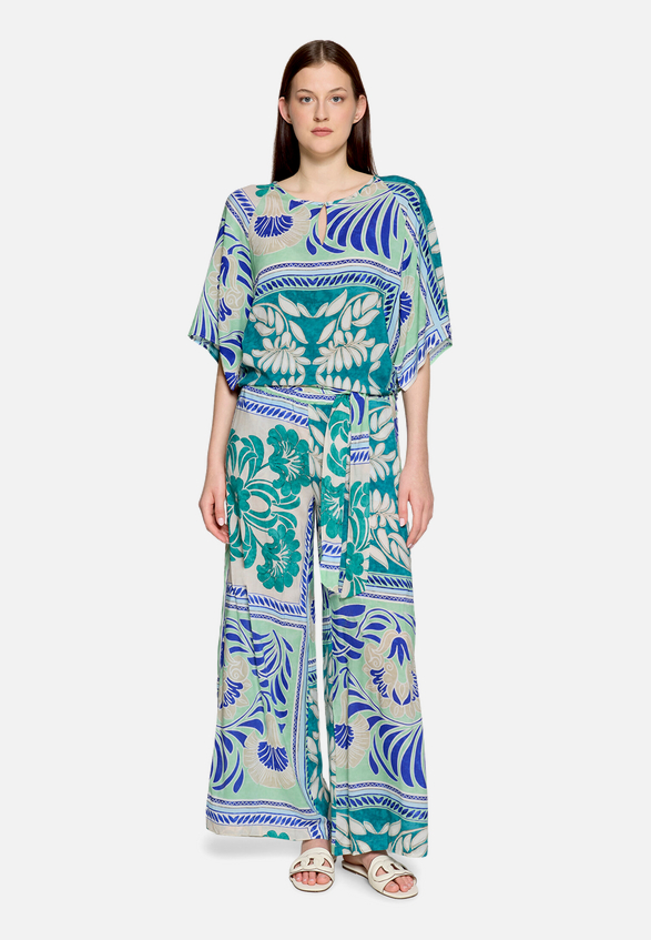 Palazzo-Hose mit Gummizug / Modellfoto Vorderseite (Outfit)