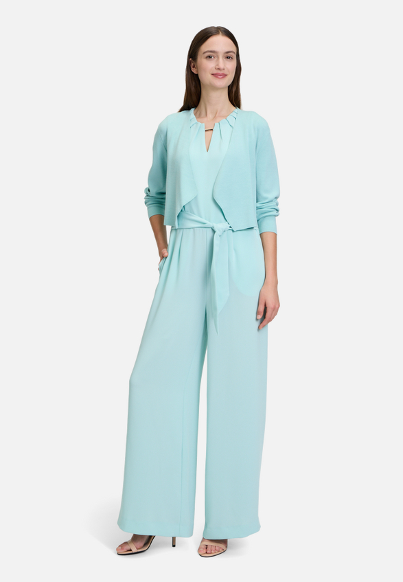 Jumpsuit ohne Arm / Modellfoto Vorderseite (Outfit)