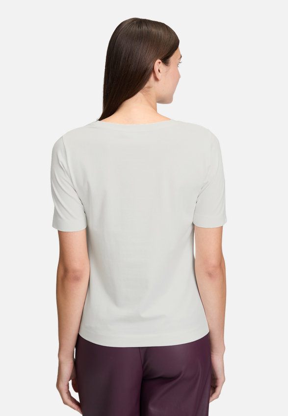 Casual-Shirt mit Print / Modellfoto Rückseite