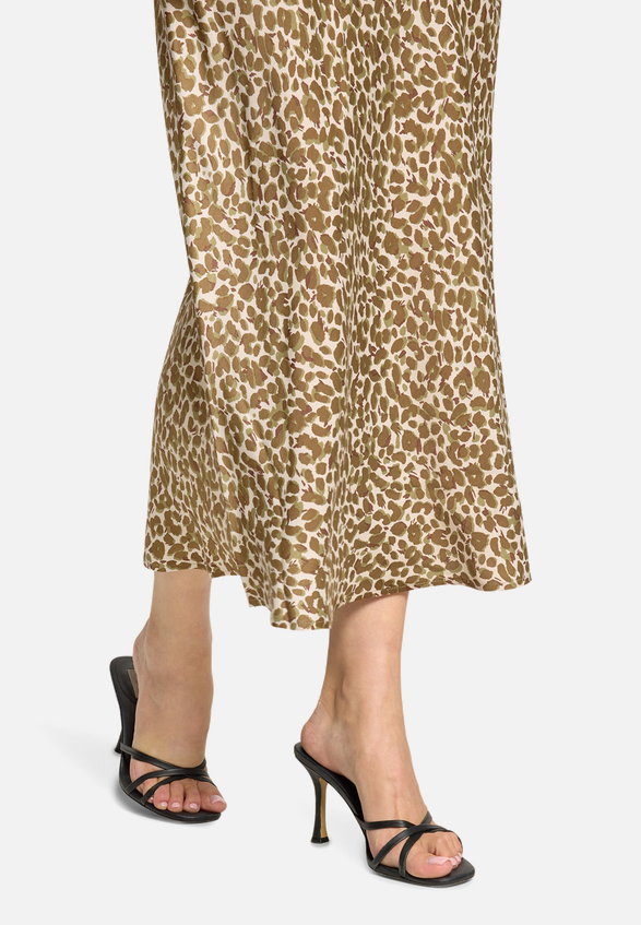 Satinrock mit Leoprint / Detailbild