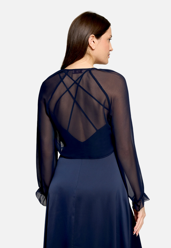 Bolero-Jacke mit gekräuseltem Ausschnitt / Modellfoto Rückseite