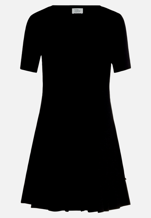 Strickkleid mit Rundhalsausschnitt / Vorderseite