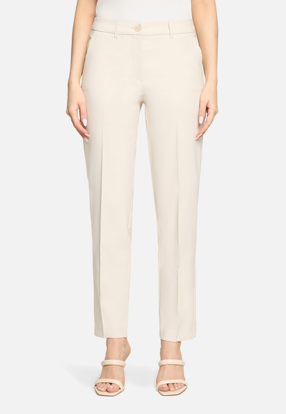 Business-Hose  mit Bügelfalte Style Nele / Modellfoto Vorderseite