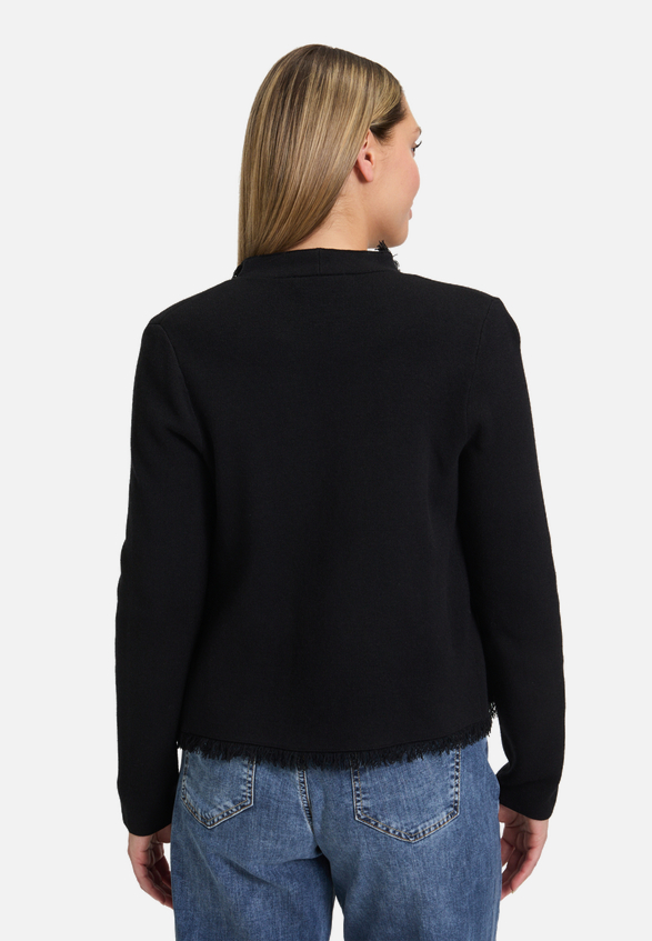 Strick-Cardigan mit Fransen / Modellfoto Rückseite