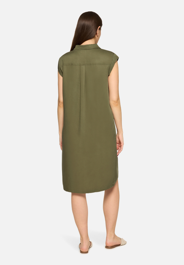 Casual-Kleid mit Kragen / Modellfoto Rückseite
