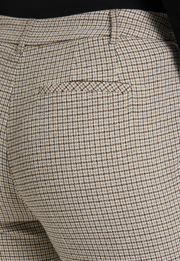 Stoffhose mit Bügelfalte / Detailbild