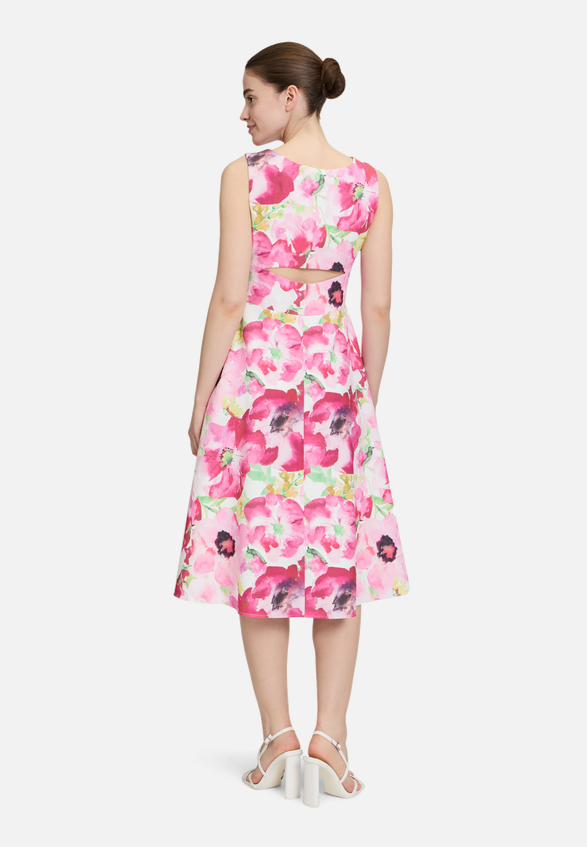 Cocktailkleid mit Blumenprint / Modellfoto Rückseite