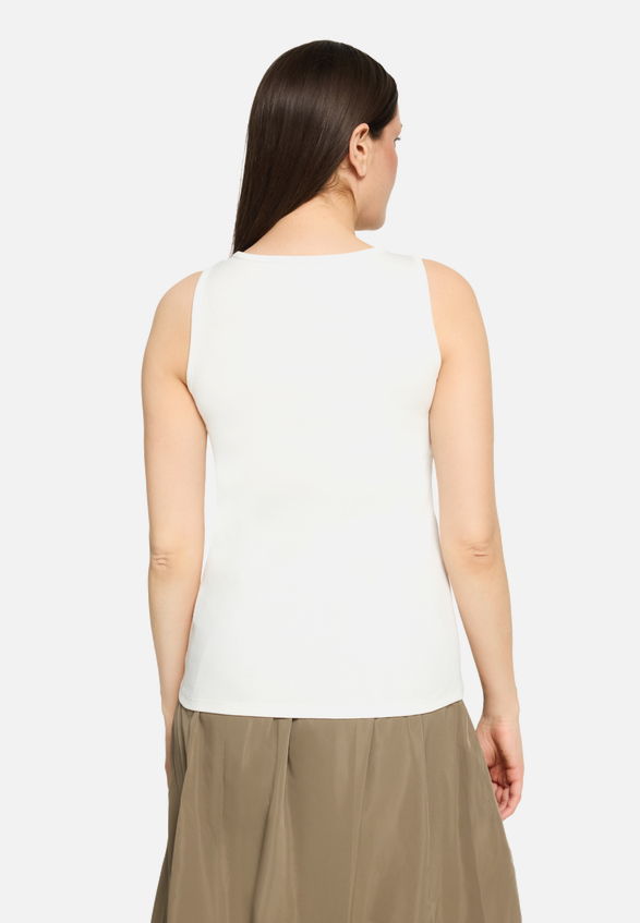Basic-Top mit Rundhalsausschnitt / Modellfoto Rückseite
