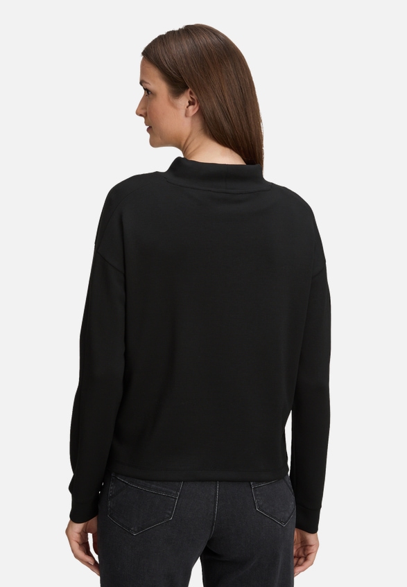 Sweatshirt mit Stehkragen / Modellfoto Rückseite