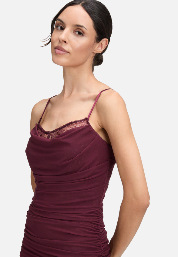 Abendkleid mit Spitzeneinsatz / Detailbild