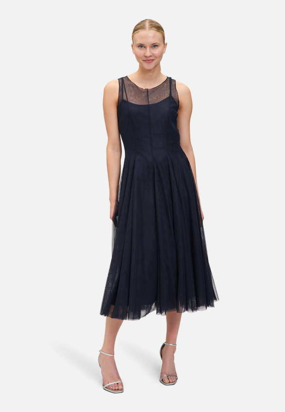 Cocktailkleid figurbetont / Modellfoto Vorderseite