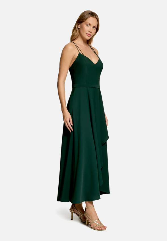 Abendkleid mit Volant / Modellfoto Vorderseite (Outfit)