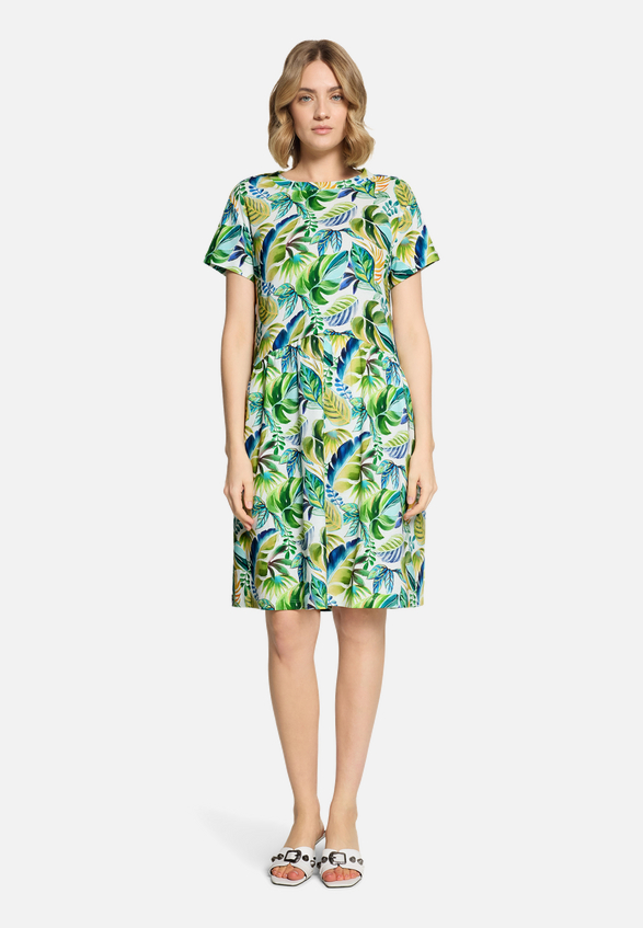 Casual-Kleid mit Eingrifftaschen / Modellfoto Vorderseite