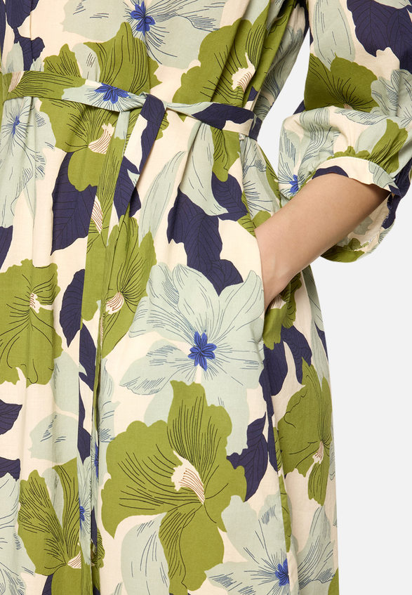 Blumenkleid mit Bindegürtel / Detailbild