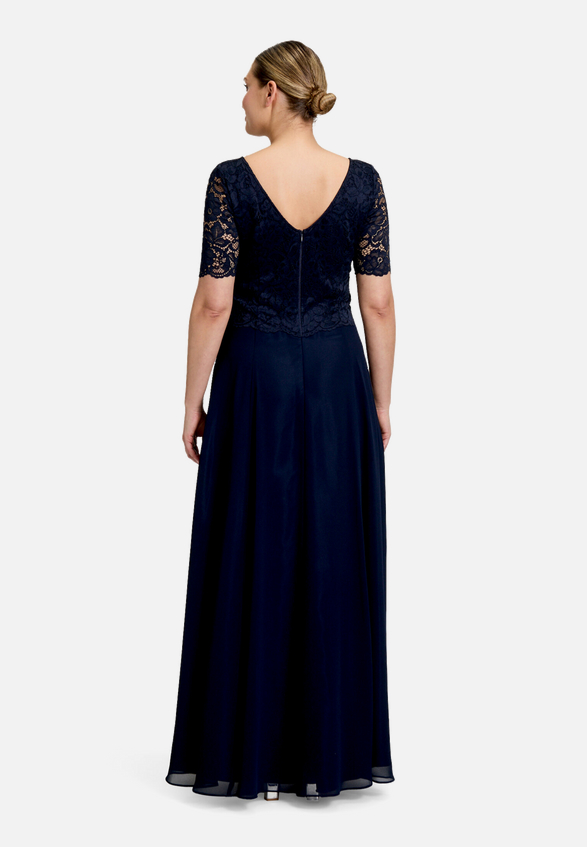 Abendkleid mit Spitze / Modellfoto Rückseite