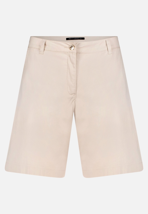 Sommerhose mit Eingrifftaschen / Vorderseite