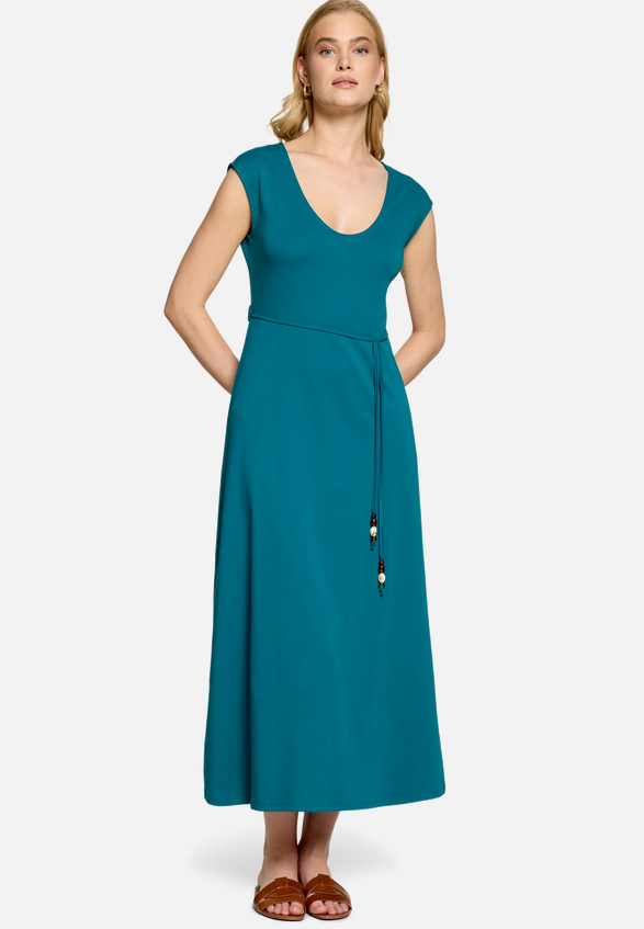 Jerseykleid  Maxi mit Bindegürtel / Modellfoto Vorderseite (Outfit)