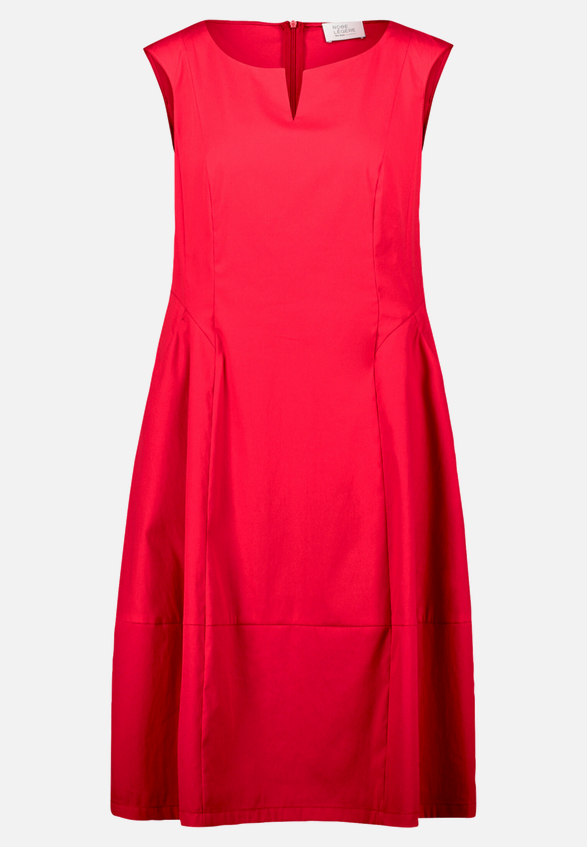 Sommerkleid tailliert / Vorderseite