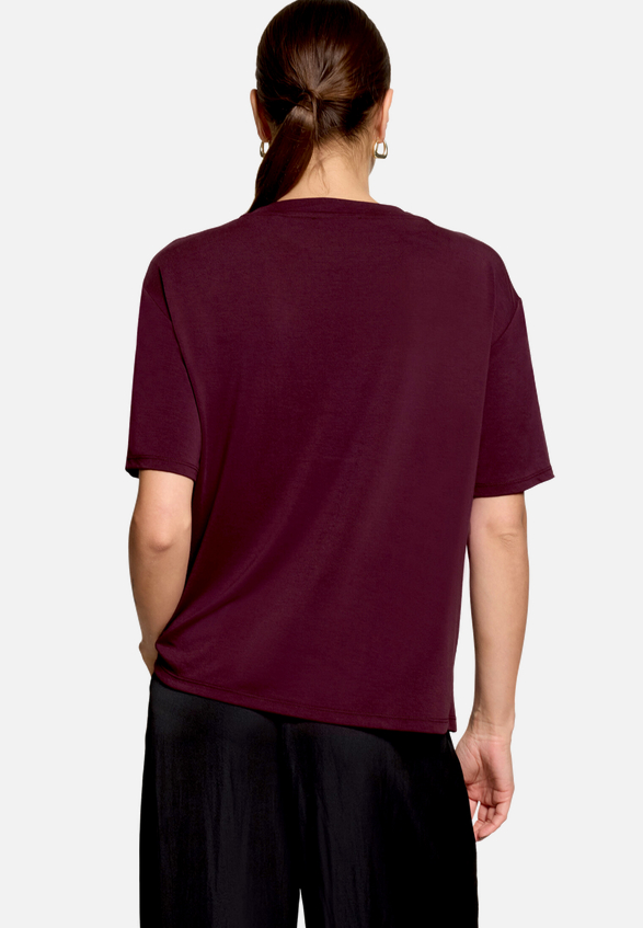 T-Shirt   mit Schnalle  / Modellfoto Rückseite