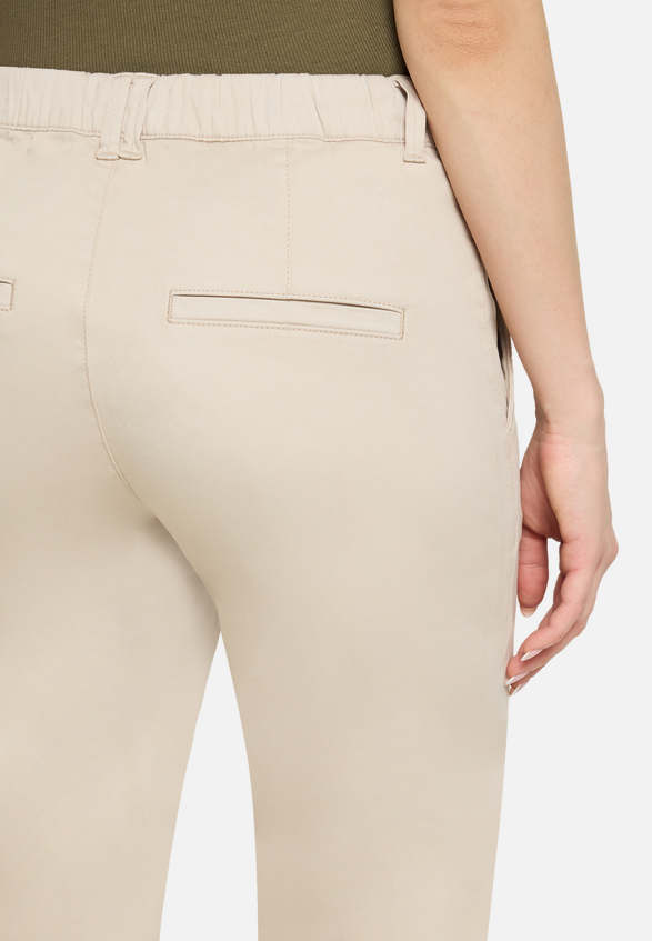 Chino-Hose mit Gummizug / Detailbild