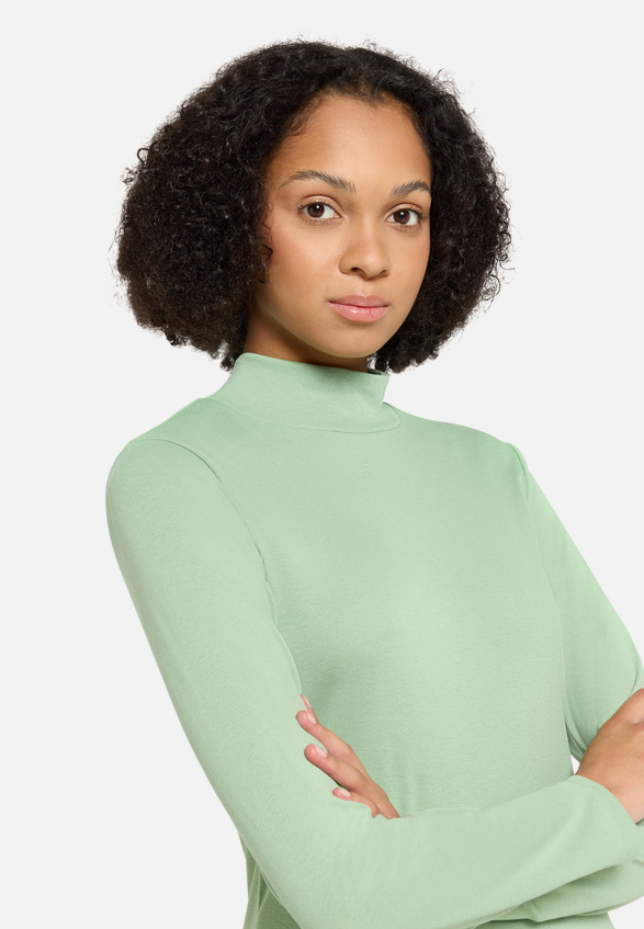 Basic Shirt mit Kragen / Detailbild