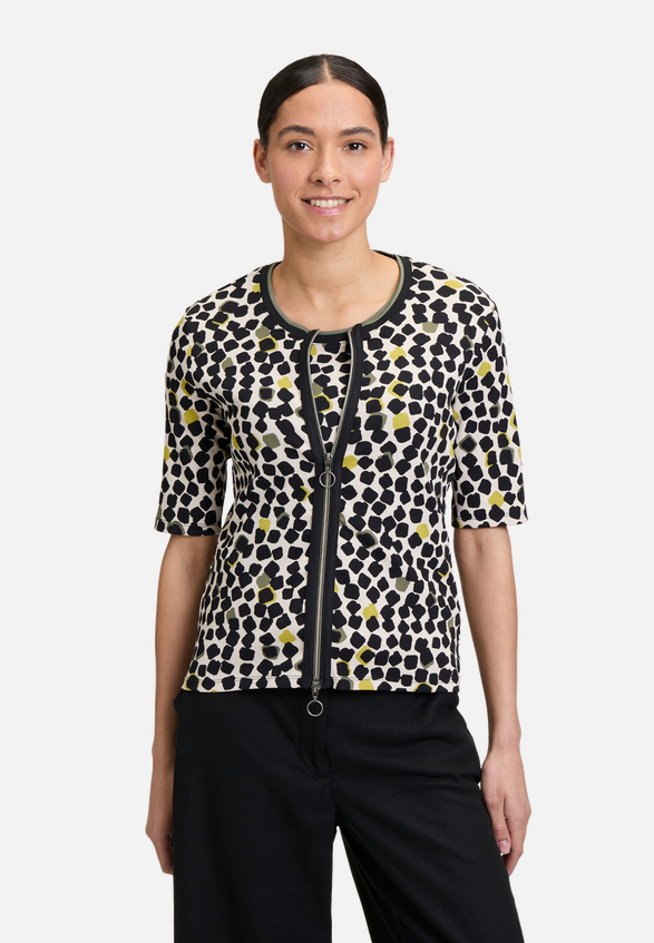 Shirtjacke mit Rippenstruktur / Modellfoto Vorderseite