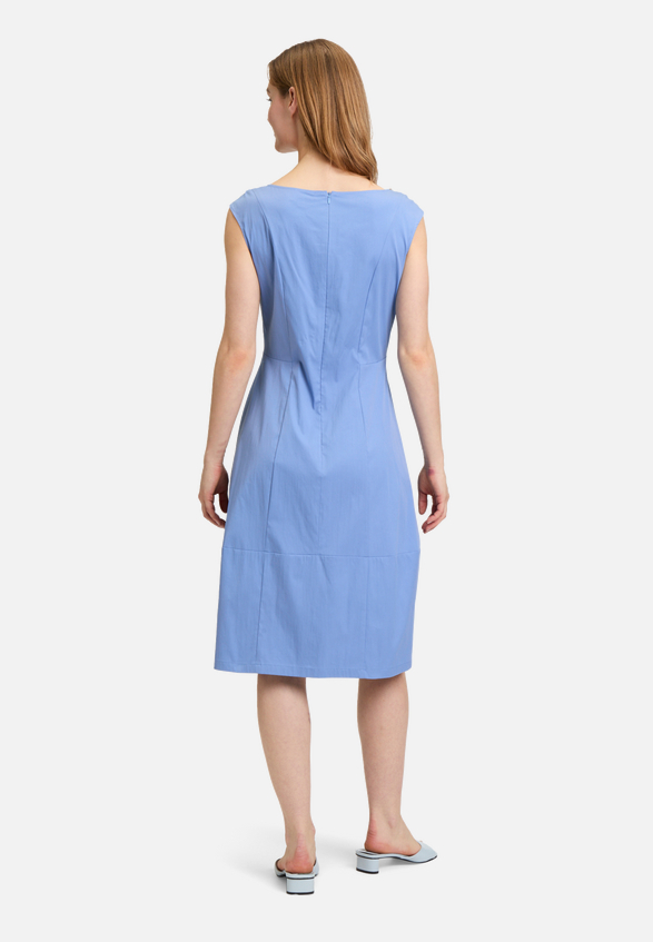 Sommerkleid tailliert / Modellfoto Rückseite