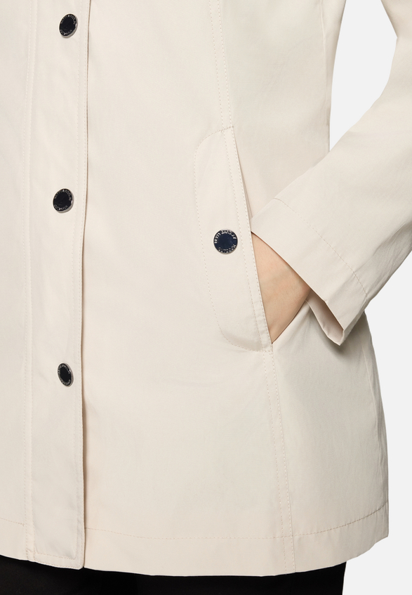 Outdoorjacke mit Stehkragen / Detailbild