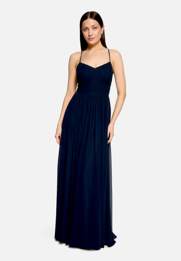 Abendkleid mit Plissee / Modellfoto Vorderseite