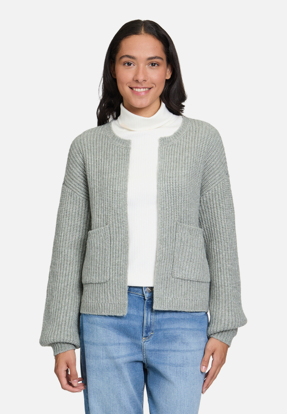 Strick-Cardigan mit Taschen / Modellfoto Vorderseite