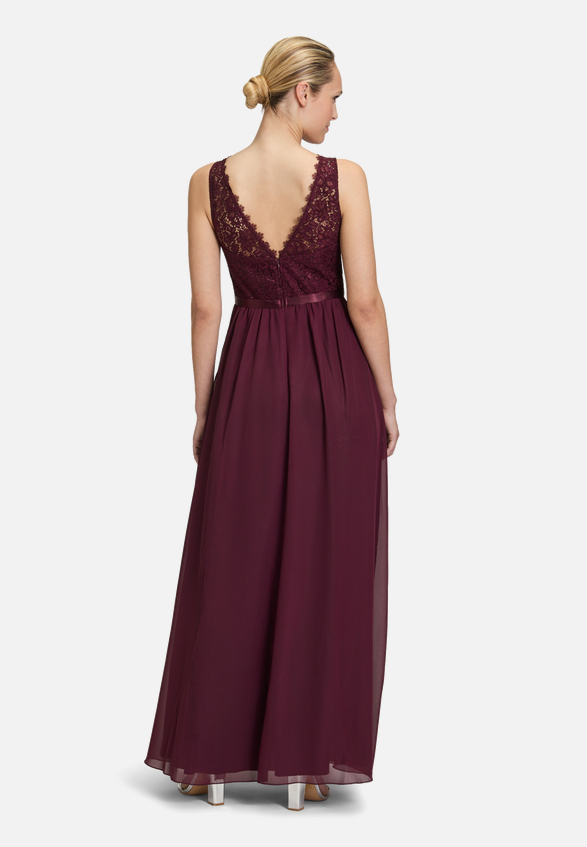 Cocktailkleid mit Spitze / Modellfoto Rückseite