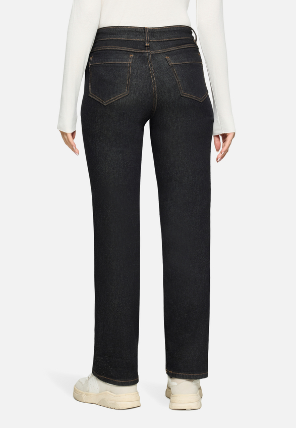 Stretch-Jeans mit Strass / Modellfoto Rückseite