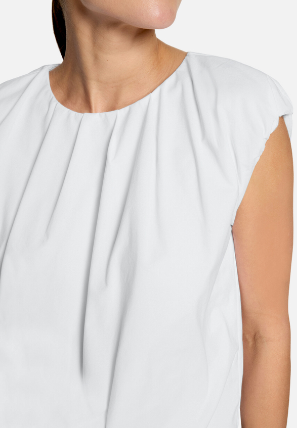 Cropped-Shirt  mit Rundhalsausschnitt  / Detailbild