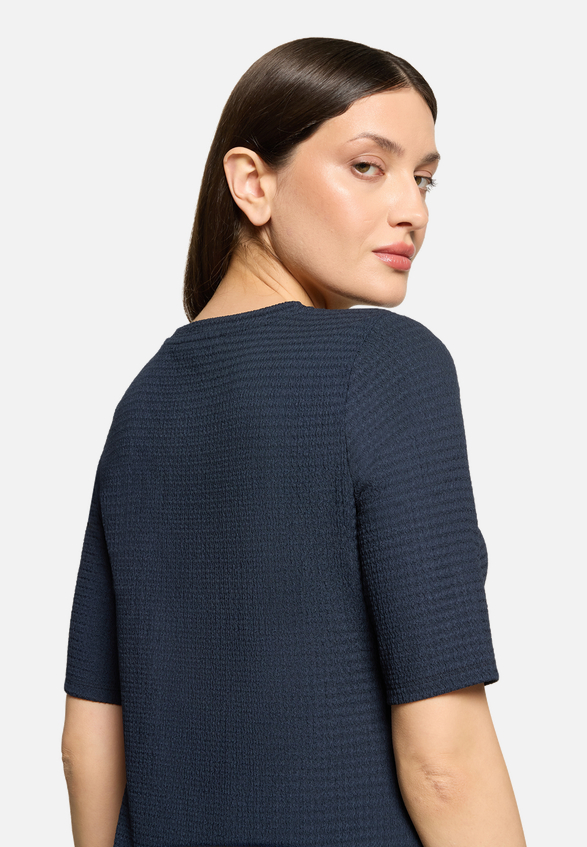 Strukturshirt mit Rundhalsausschnitt / Detailbild