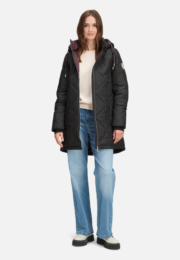 Steppjacke mit Plüsch / Modellfoto Vorderseite (Outfit)