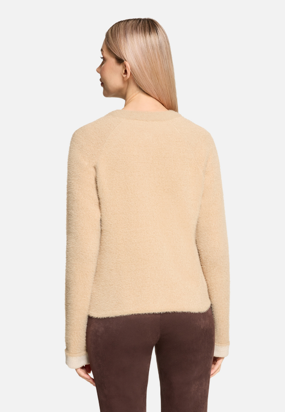 Casual-Strickjacke mit Reißverschluss / Modellfoto Rückseite