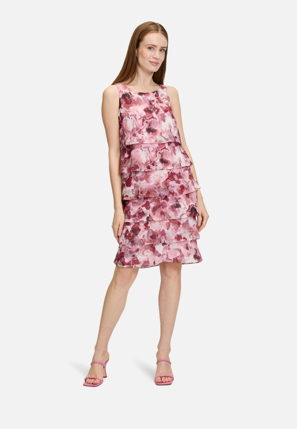 Cocktailkleid mit Volant / Modellfoto Vorderseite (Outfit)