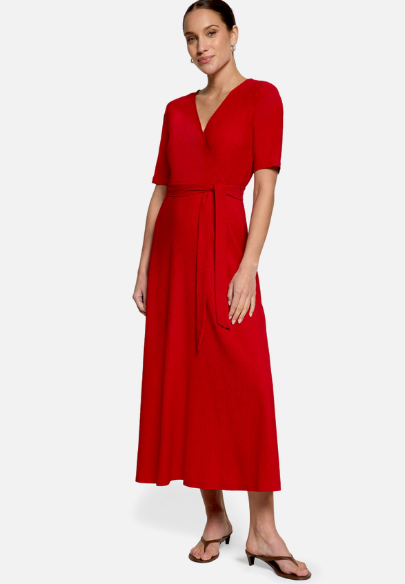 Jerseykleid mit Gürtel / Modellfoto Vorderseite
